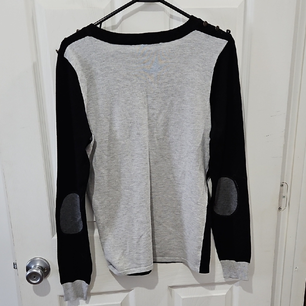 G‎ by Giuliana Black Long Sleeve Top with Button Accents Size Medium - Picture 4 of 4